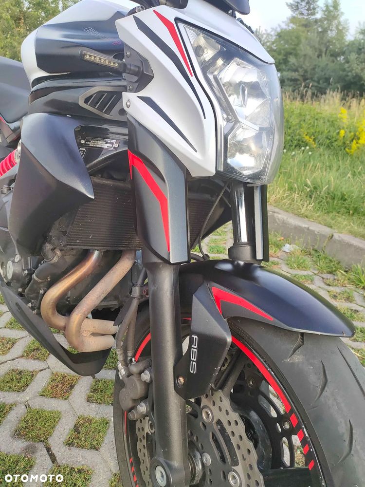 Kawasaki ER - 8