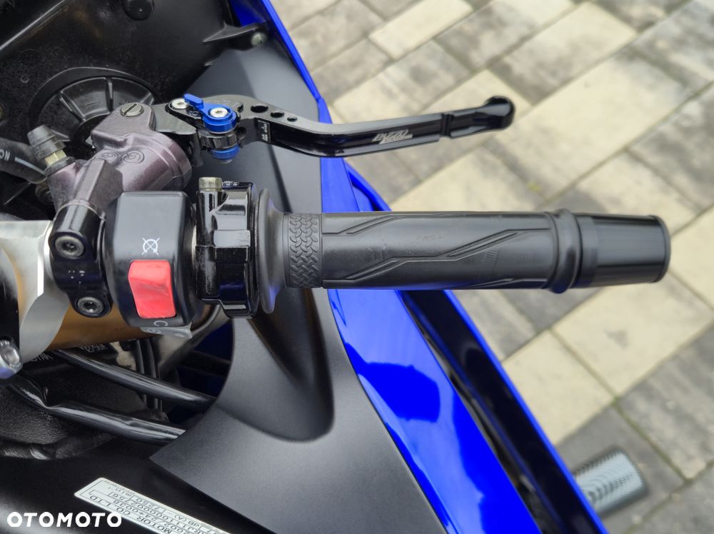 Yamaha R6 - 17