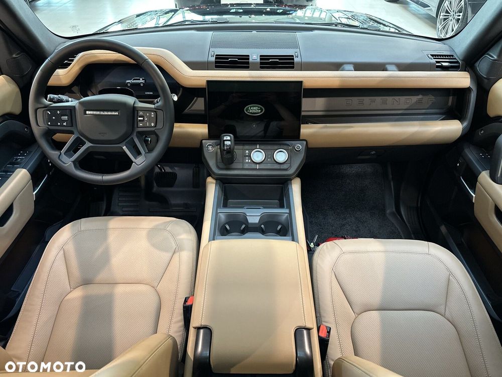 Land Rover Defender - 11