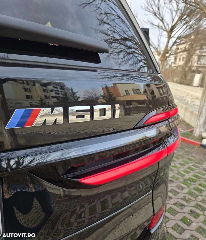 BMW X7 M60i xDrive AT MHEV - 11