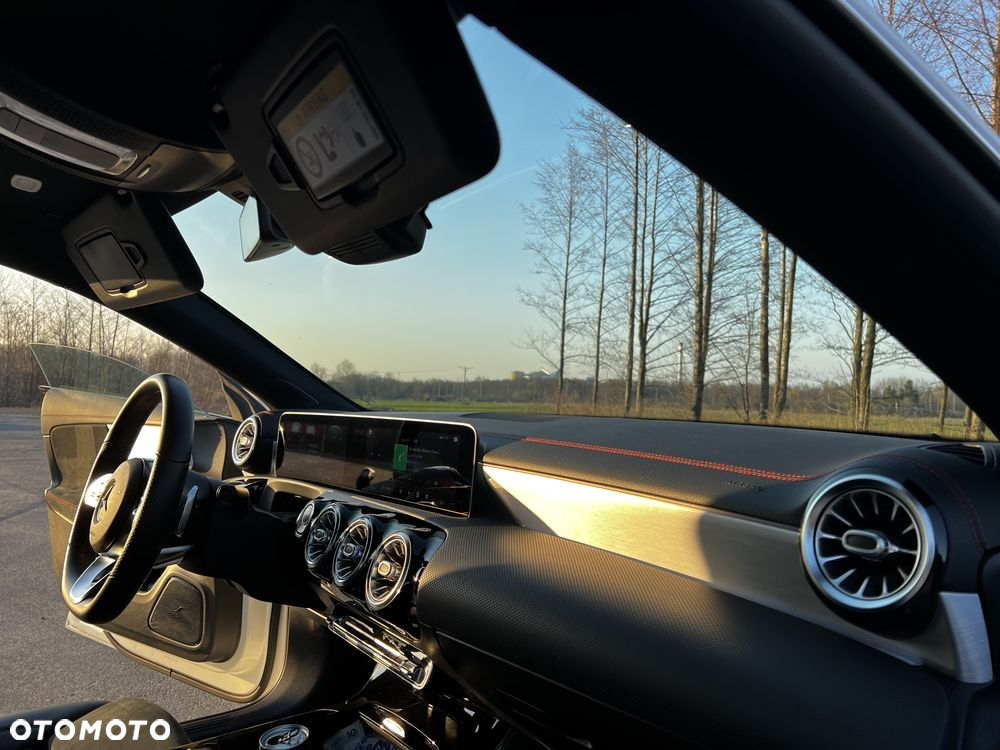 Mercedes-Benz CLA 220 d AMG Line 8G-DCT - 23