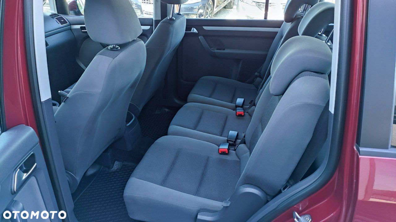 Volkswagen Touran - 6