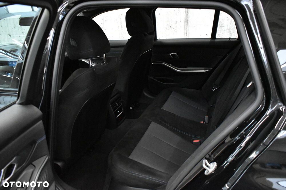 BMW Seria 3 330i xDrive M Sport sport - 19