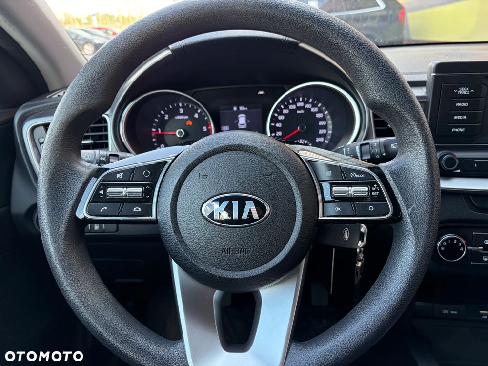 Kia Ceed 1.6 CRDi mHEV S - 11