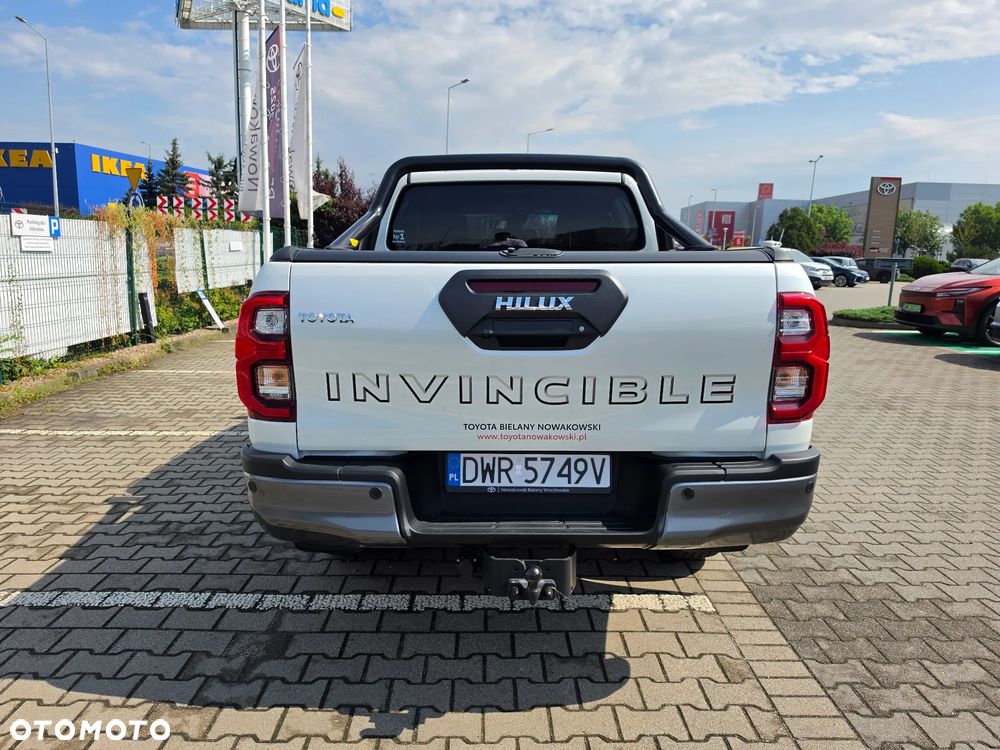  Hilux 2.8 D-4D mHEV Double Cab Invincible 4x4