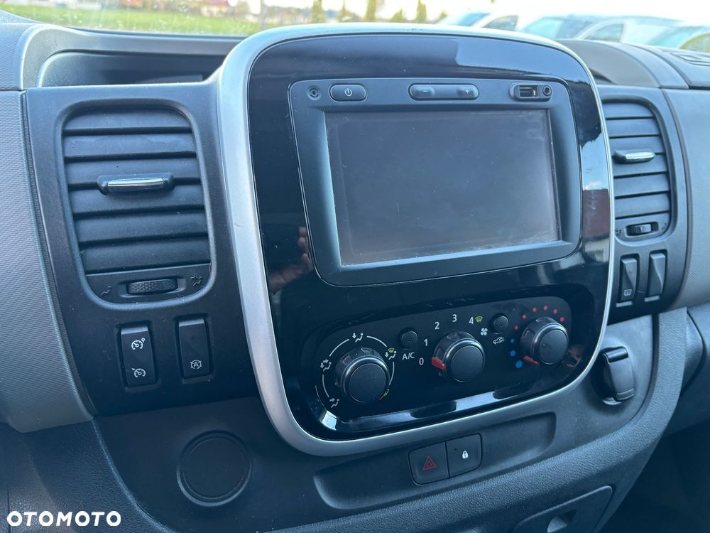 Renault Trafic - 12