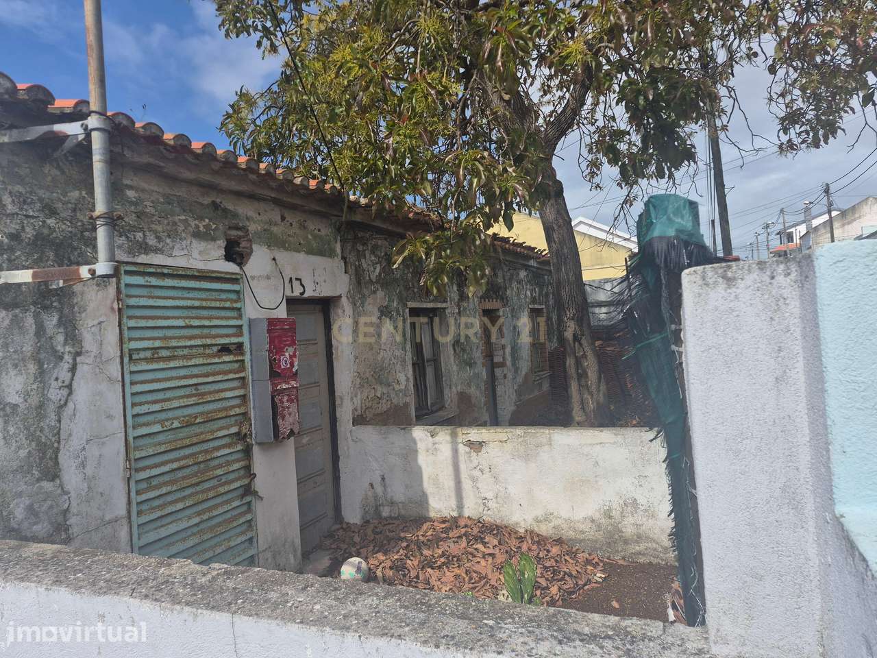 Prédios Urbanos na Sobreda – Transforme este Espaço na Casa dos Seus S - Grande imagem: 2/14