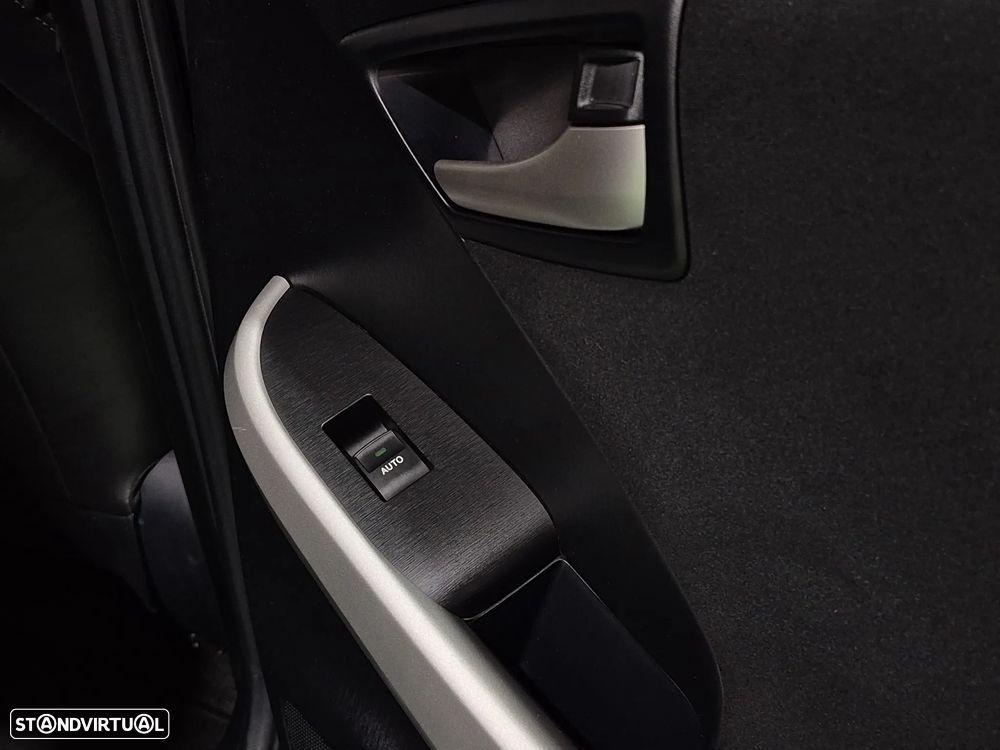 Toyota Prius 1.8 Plug-In Pack Premium - 29