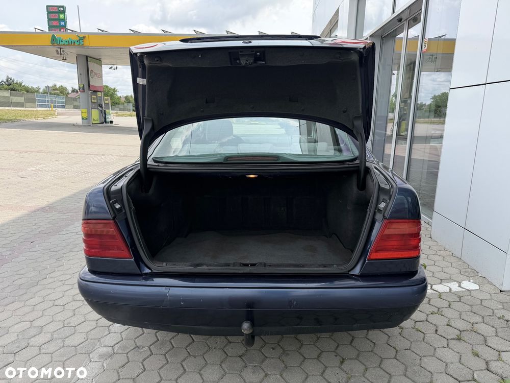 Mercedes-Benz Klasa E 200 CDI Classic - 24