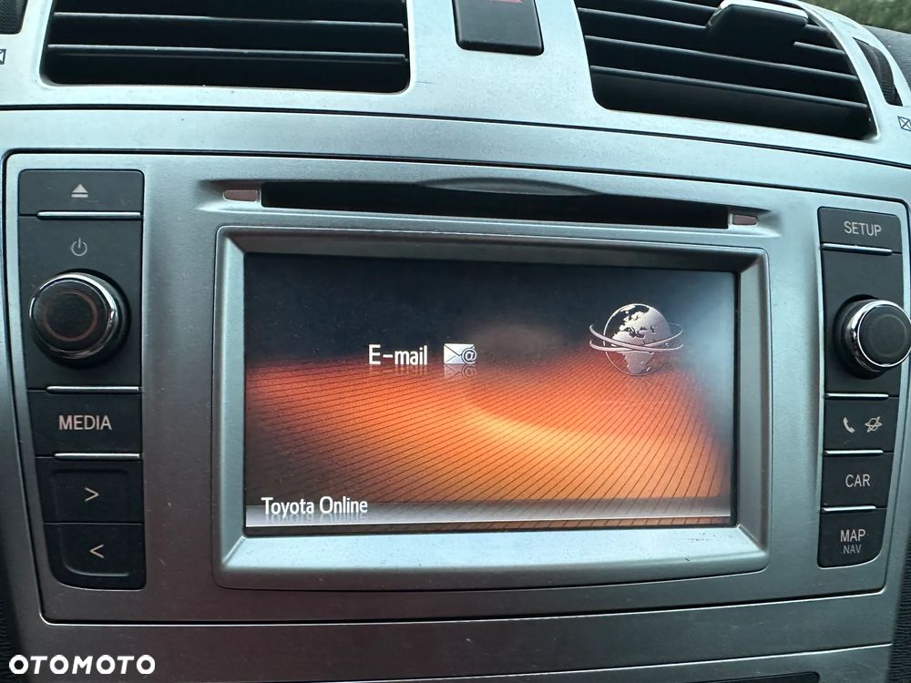 Toyota Avensis Combi 1.8 Executive - 18