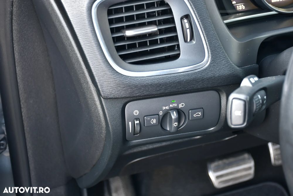 Volvo V40 D3 Geartronic Summum - 14