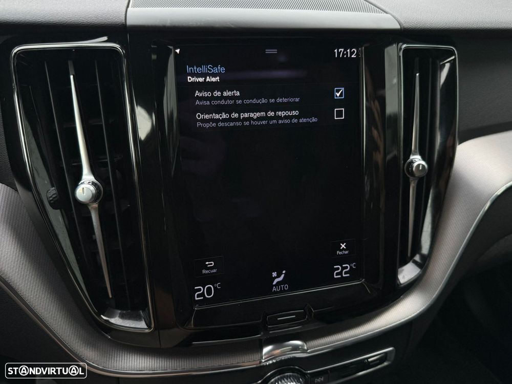 Volvo XC 60 2.0 T6 PHEV R-Design AWD - 47