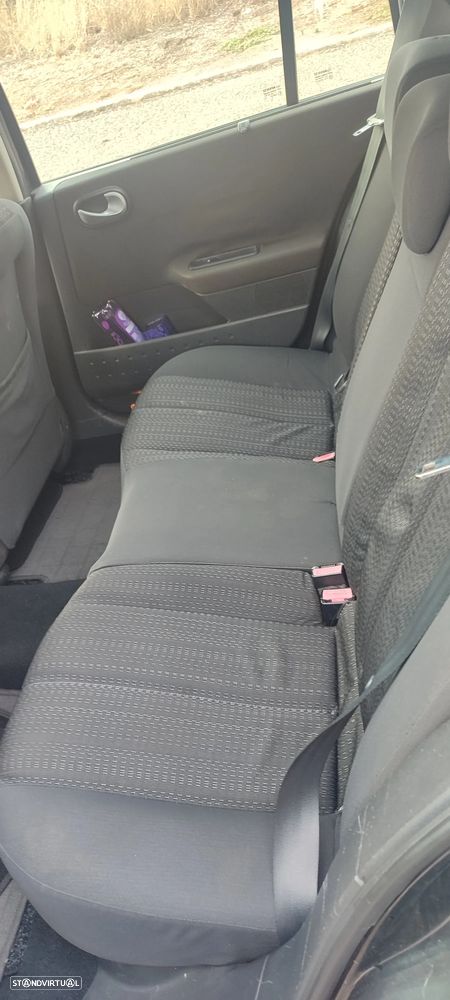 Renault Mégane Break 1.5 dCi Confort - 8