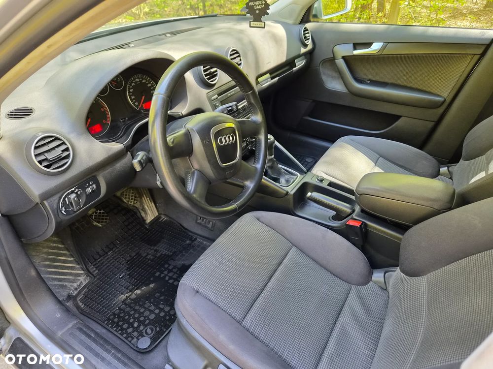 Audi A3 Sportback 1.9 TDI Ambiente - 4