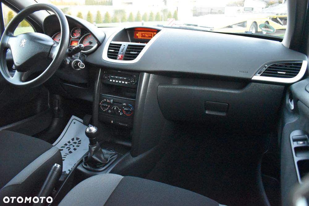 Peugeot 207 75 Urban Move - 21