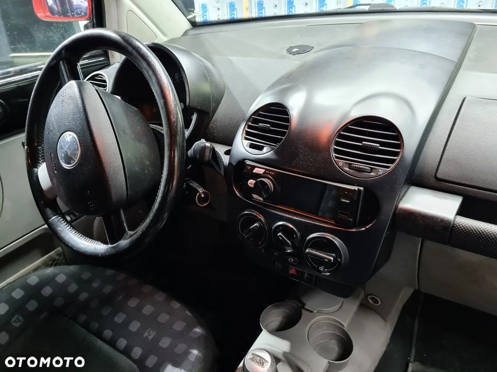 Volkswagen New Beetle - 20