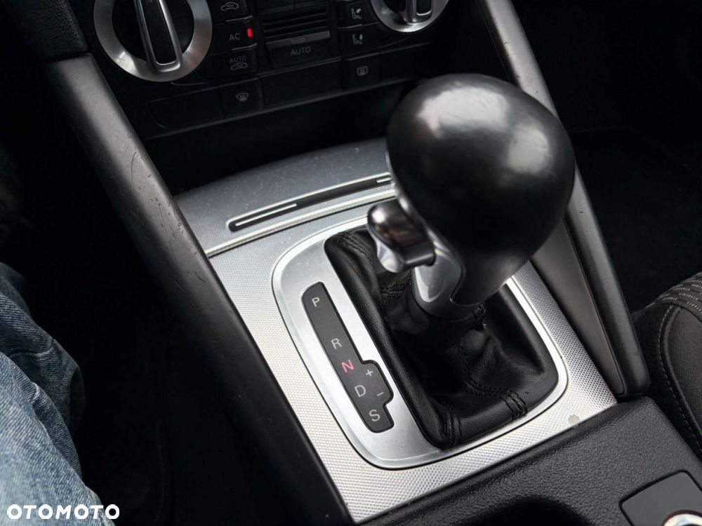 Audi A3 Sportback 2.0 TDI DPF Ambiente S tronic - 17
