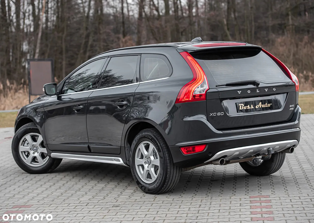 Volvo XC 60 2.4D AWD RDesign - 9