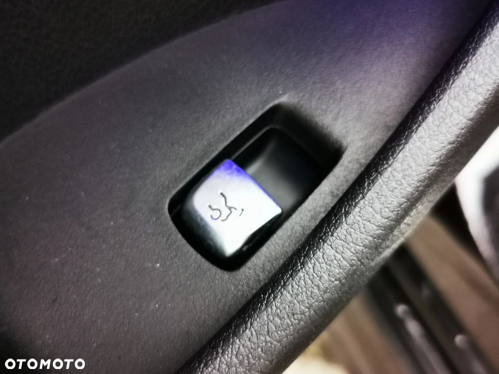 Mercedes-Benz Klasa E 300 9G-TRONIC Avantgarde - 8