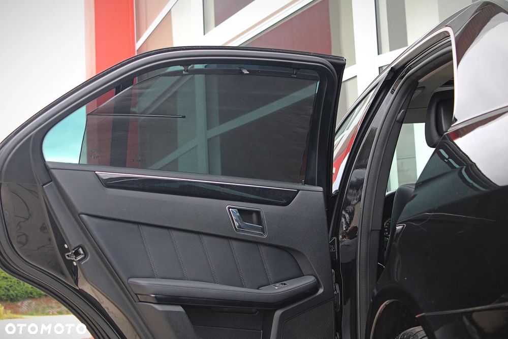 Mercedes-Benz Klasa E 350 4Matic Avantgarde Sport Edition - 23