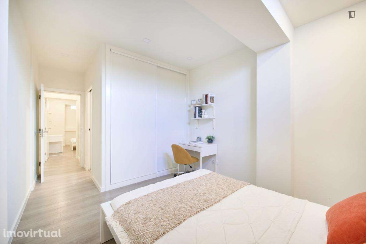 Quarto - localizado em Roma-Areeiro Lisbon - Grande imagem: 5/35