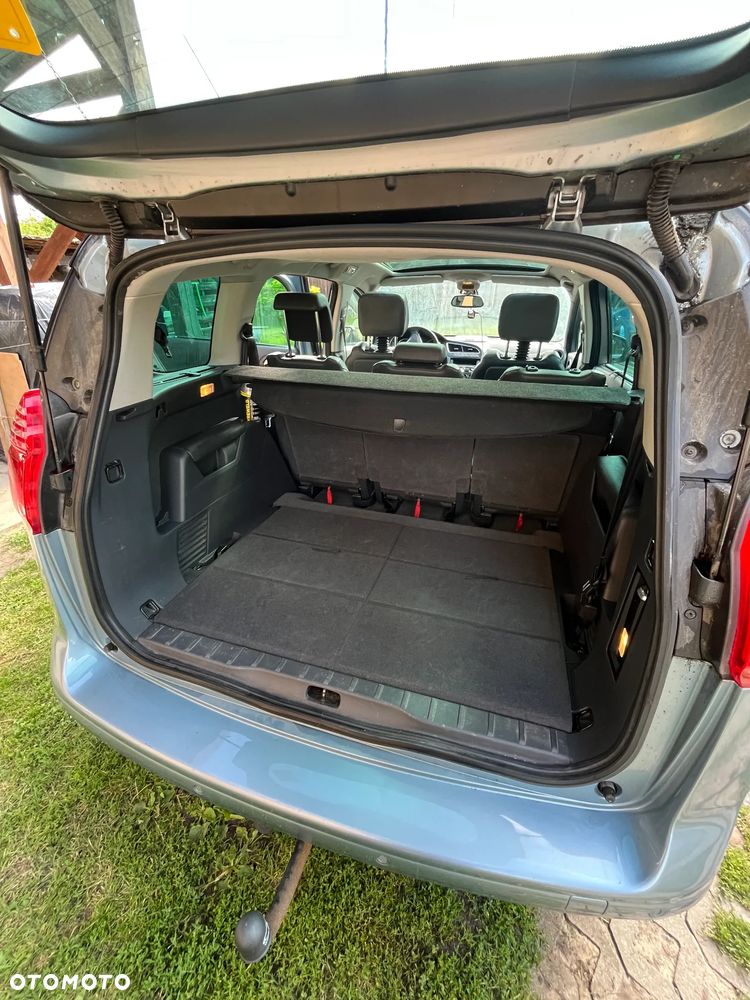 Peugeot 5008 2.0 HDi Premium + - 18