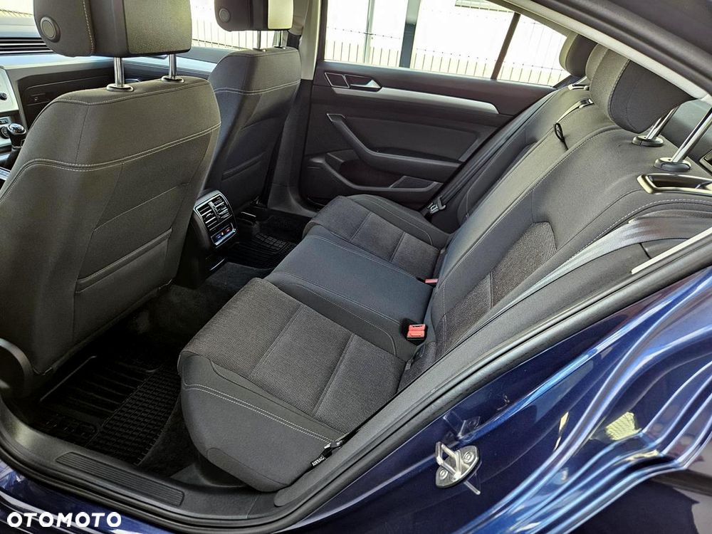 Volkswagen Passat 1.8 TSI BMT Highline - 26