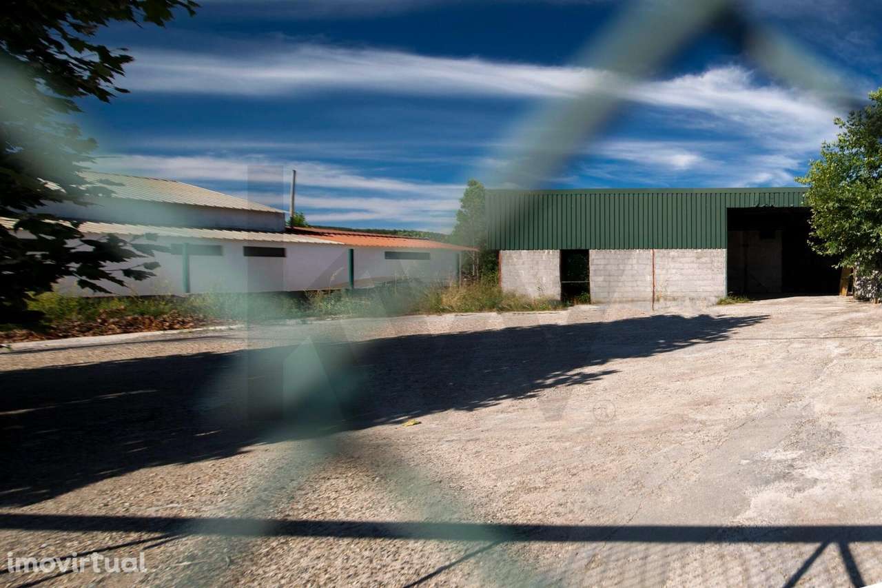 OPORTUNIDADE  | Investimento Industrial com Espaço e Expansão | A 1h d - Grande imagem: 2/20