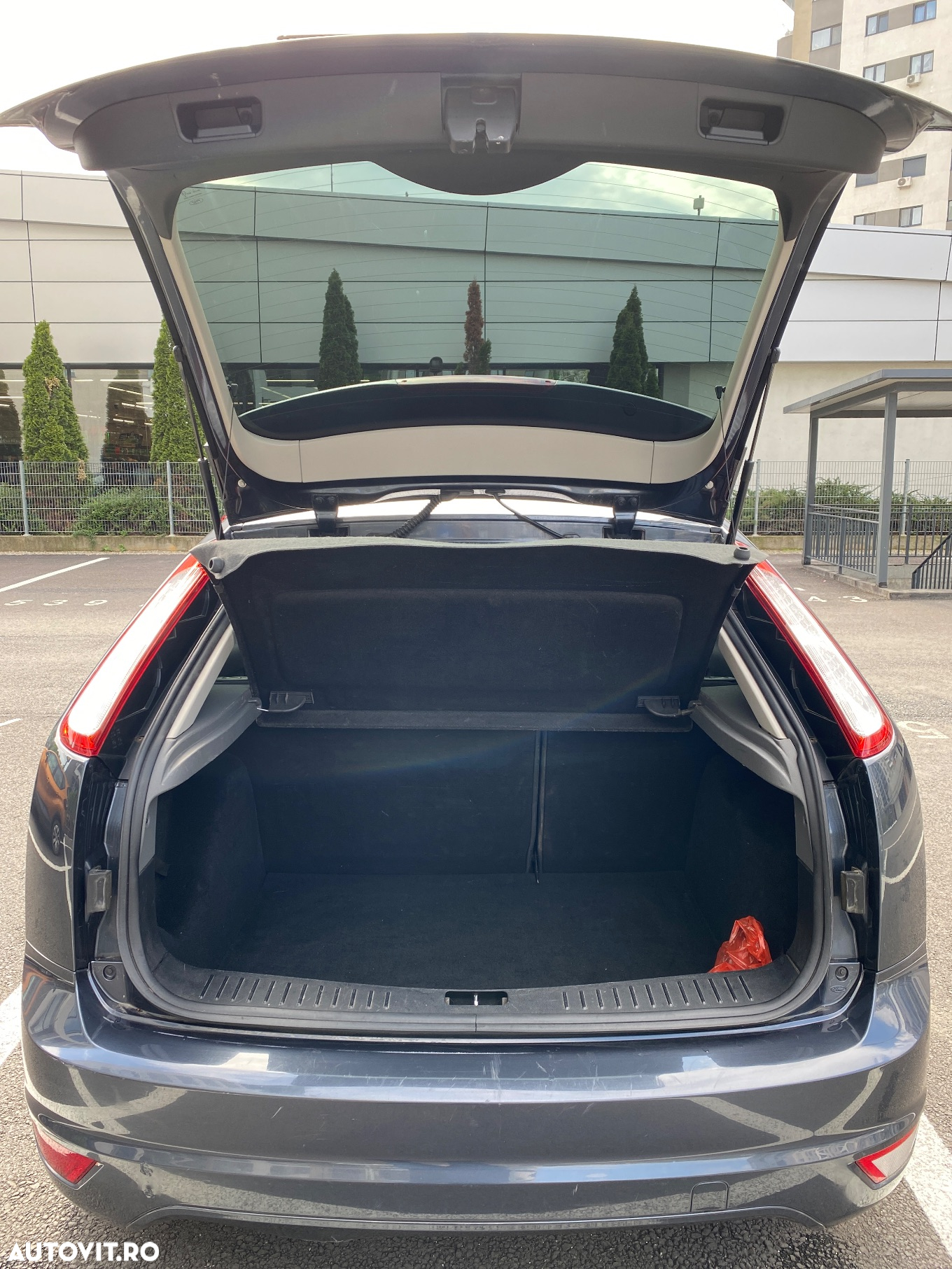 Ford Focus 1.6i Trend - 15