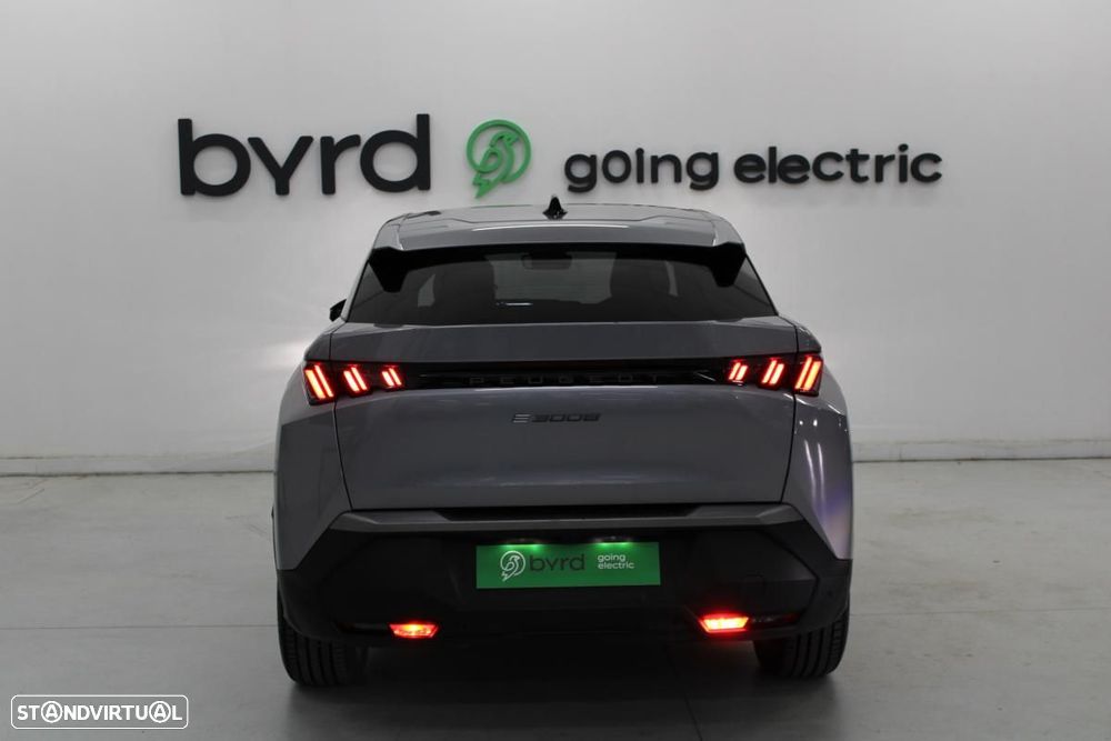 Peugeot e-3008 73 kWh Allure — fotografia 6
