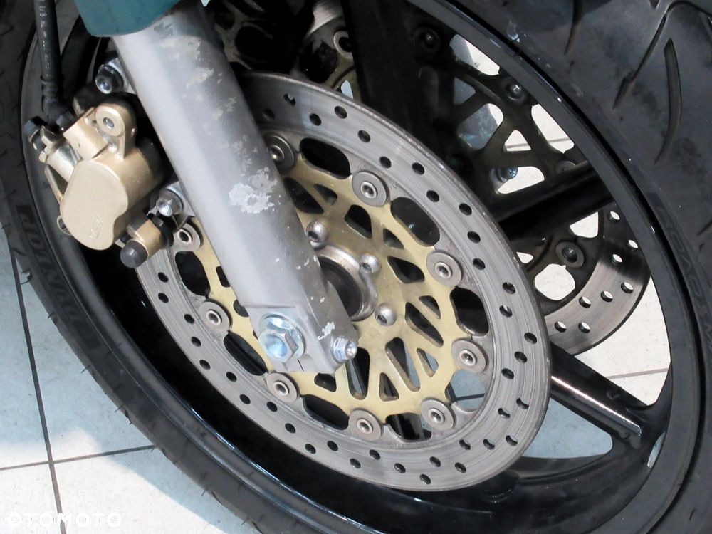 Honda VFR - 25