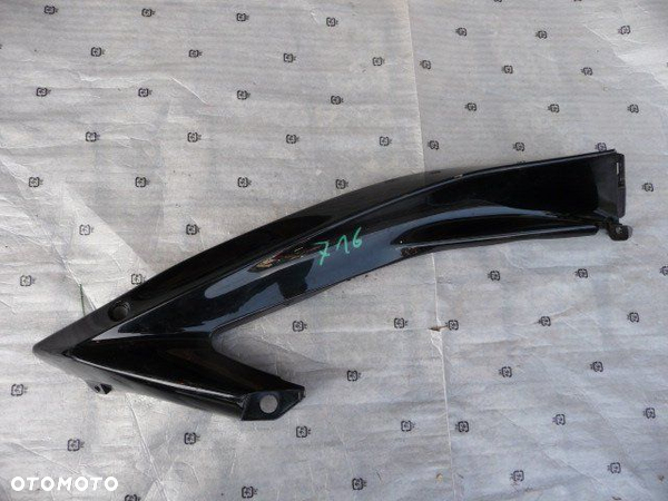 YAMAHA R6 PRAWA OWIEWKA PRAWY BOK BOCZEK
