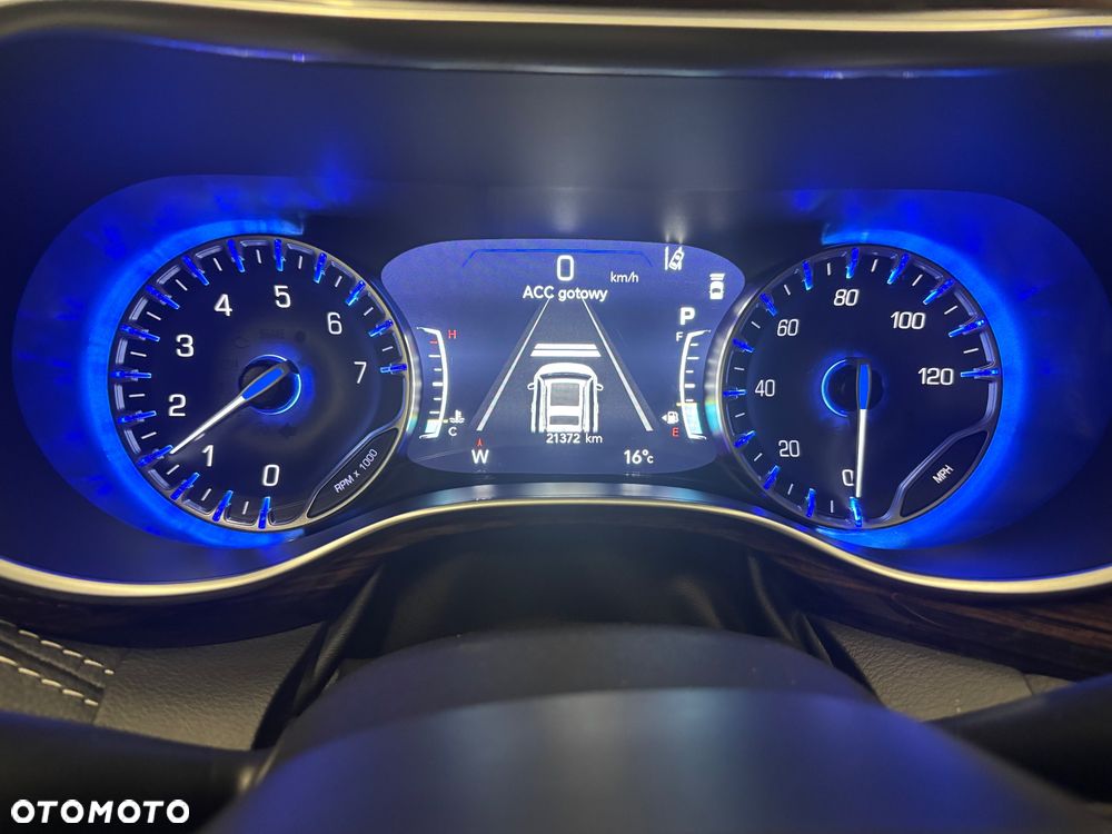 Chrysler Pacifica - 36