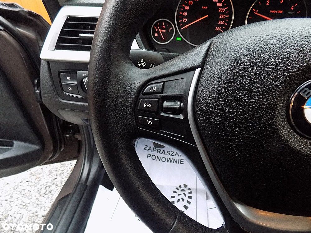 BMW Seria 3 316d Sport Line - 12