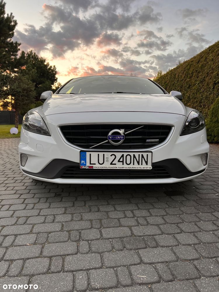 Volvo V40 D2 R-Design - 11