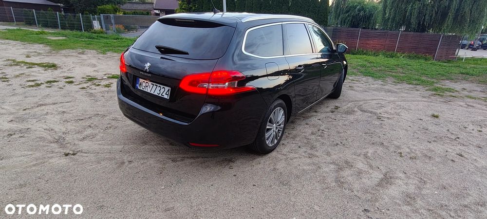 Peugeot 308 1.2 PureTech GPF Allure S&S - 9
