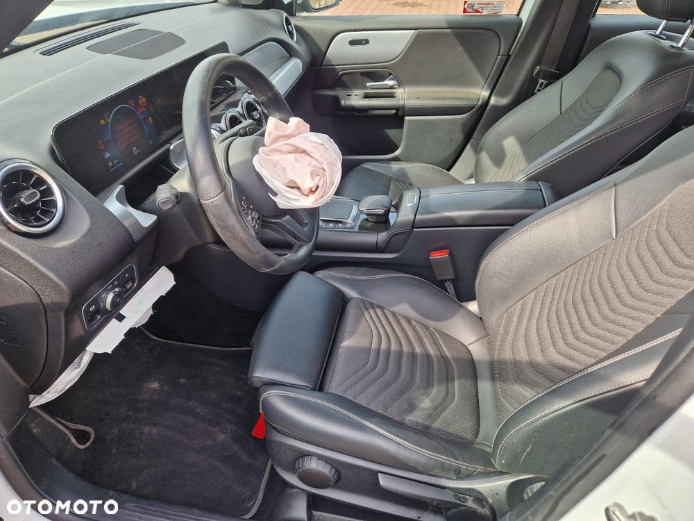 Mercedes-Benz GLB 200 Progressive 7G-DCT - 17