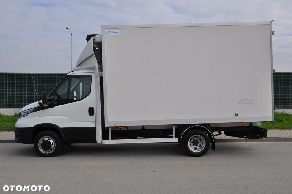 Iveco DAILY 156 KM AUTOMAT CHŁODNIA IZOTERMA KRAJOWE BEZWYPADKOWE - 10