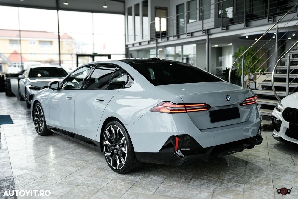 BMW Seria 5 520i AT MHEV - 6
