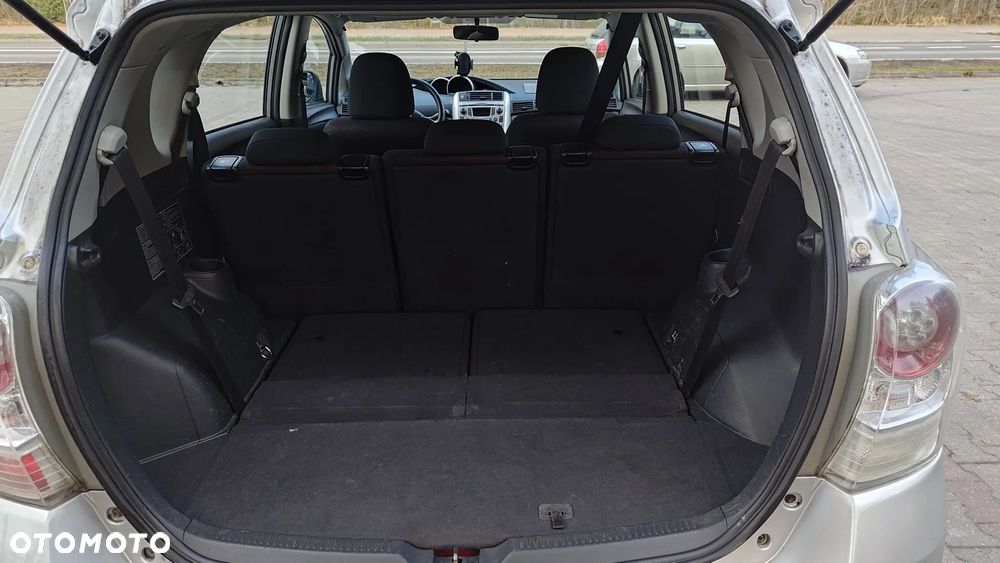 Toyota Verso 2.0 D-4D - 11