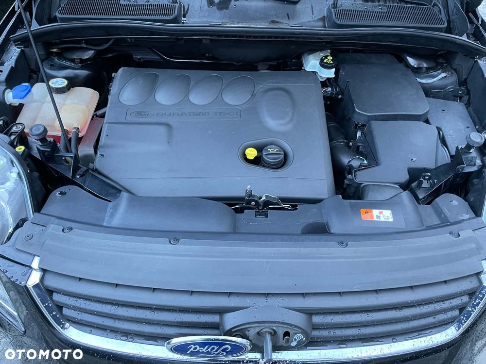 Ford Kuga - 16