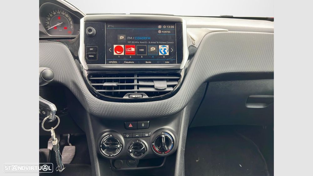 Peugeot 208 1.2 PureTech Signature - 12