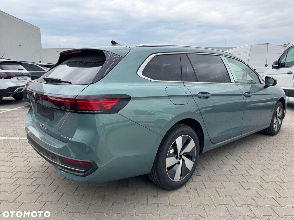 Volkswagen Passat Variant - 11