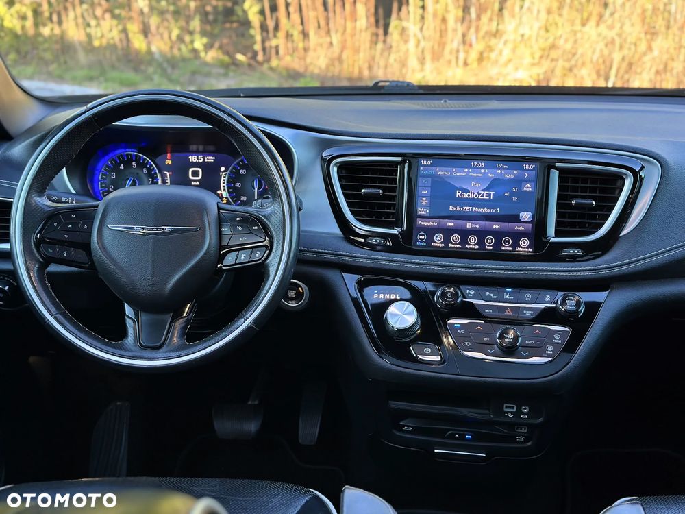 Chrysler Pacifica - 26