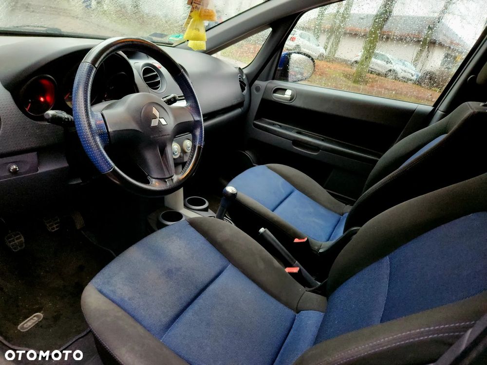 Mitsubishi Colt 1.3 Invite Edition Gold - 12