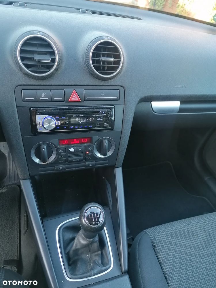Audi A3 1.6 Attraction - 22