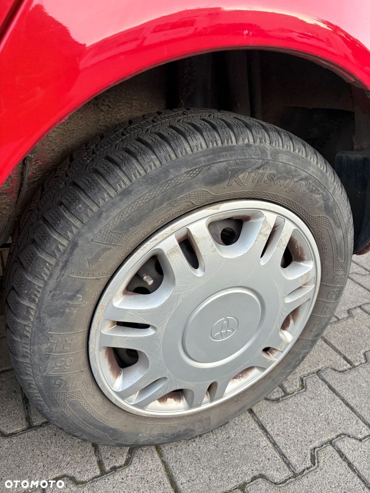 Toyota Yaris 1.0 Base - 12