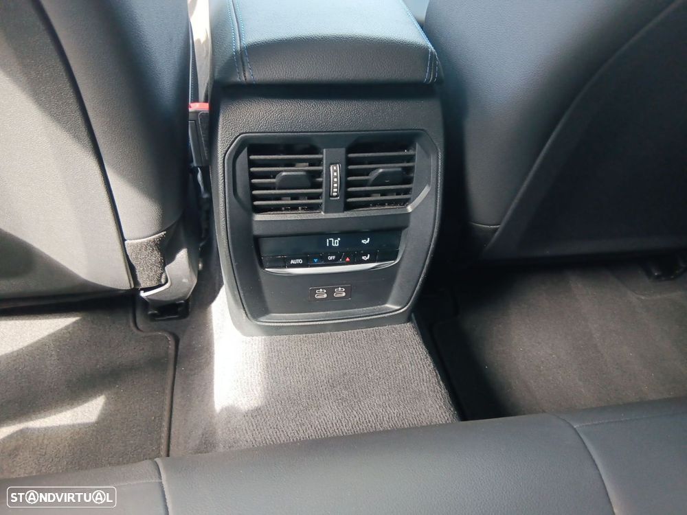 BMW 320 d Pack Desportivo M Auto - 14