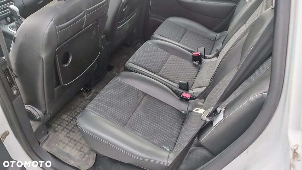 Renault Scenic 1.5 dCi Privilege EDC - 8