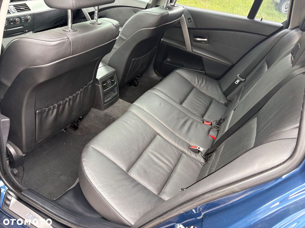 BMW Seria 5 525i - 6